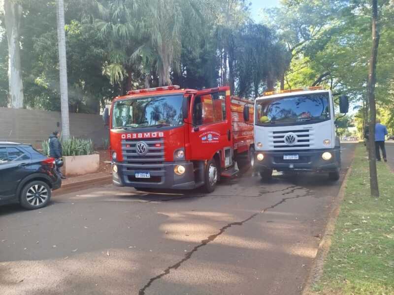 Bomberos controlaron el incendio de una vivienda frente al monte El Acuerdo 6 bomberos incendio el acuerdo 1 - 5