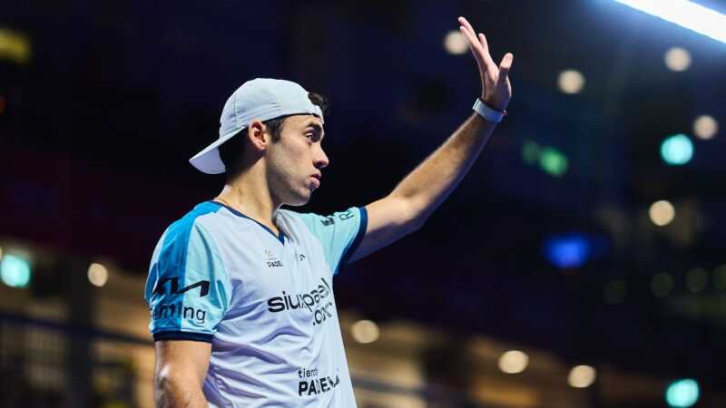 Leo Augsburger va por otro golpe en Buenos Aires: el misionero debuta en el P1 ante su gente 2 Leandro Augsburger debuta en el P1 de Buenos Aires junto a Juan Lebrón. El misionero buscará seguir haciendo historia en el Circuito Mundial de Pádel ante el público argentino.