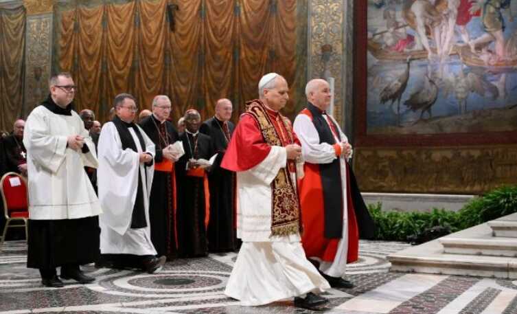 Histórico encuentro ecuménico entre el papa León XIV y los reyes del Reino Unido en la Capilla Sixtina 6 leon14 - 5
