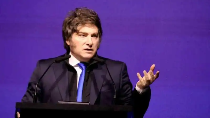 Milei apunta al NEA: el Presidente viajaría a Corrientes en el cierre de su campaña 2 milei - 1