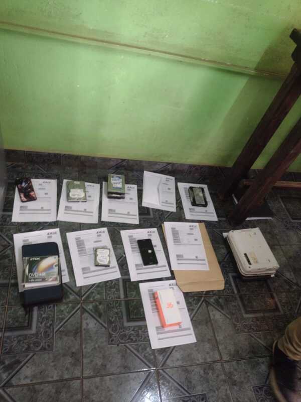 Secuestran computadoras en una escuela de Alem donde habrían hallado MASI 1 masi
