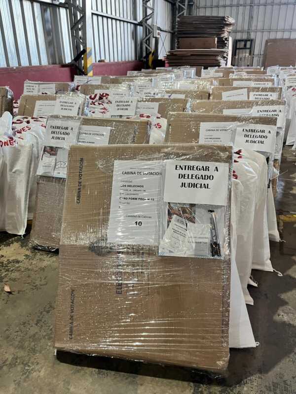 Comenzó el reparto de urnas en Misiones para las elecciones legislativas del domingo 13 reparto de urnas octubre 5 - 12