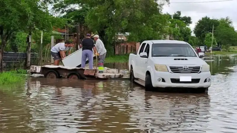 Diciembre récord en Corrientes: cayeron 501,4 mm de lluvia y en cinco días se concentró más del 75% del total 12 Emergencia hídrica en San Luis del Palmar: vecinos trasladados al SUM municipal tras la saturación del albergue Mbaya Soto. Foto: El Litoral.