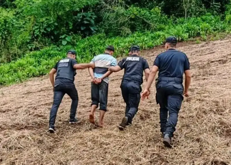 Intento de homicidio en Colonia Aurora: un adolescente está grave y la Policía apresó al atacante Colonia