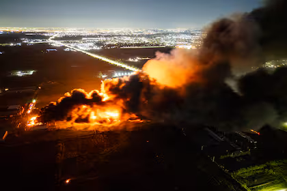 Explosión en Ezeiza: el municipio confirmó que no hay internados y la autopista ya fue habilitada 1 Ezeiza