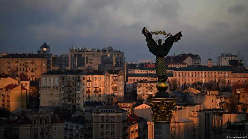 Estados Unidos impulsa nuevas negociaciones para poner fin al conflicto en Ucrania 3 EE.UU., Ucrania y Rusia acercan posiciones en un nuevo borrador de acuerdo de paz