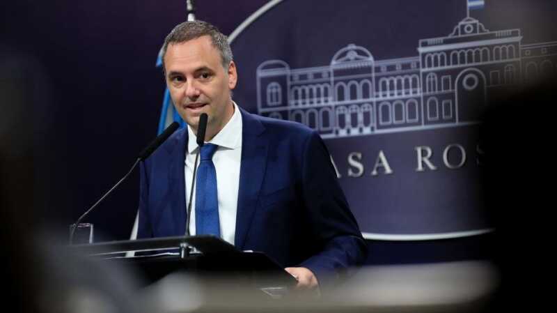 Caso Adorni: las prestamistas aseguraron que el jefe de Gabinete aún debe 70 mil dólares Manuel Adorni