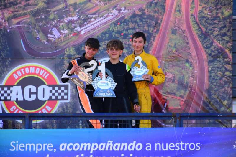 Misionero de Karting: la 8ª fecha dejó emoción, ganadores y definiciones en suspenso 22 WhatsApp Image 2025 11 10 at 07.22.16 - 21