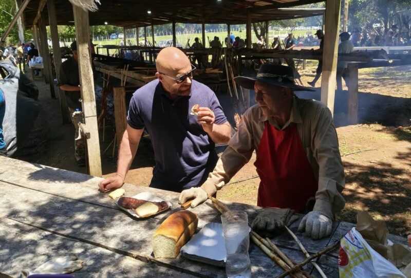 Visita de lujo en Misiones: el chef Germán Martitegui, presente en la Fiesta del Cordero 7 WhatsApp Image 2025 11 10 at 12.39.44 - 6