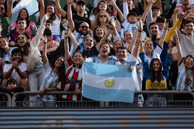 Selección Argentina: más de 20 mil hinchas presenciaron el entrenamiento antes de Angola 2 WhatsApp Image 2025 11 13 at 10.44.40 1 - 1