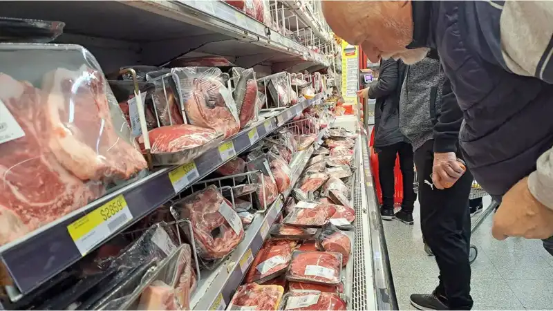 El consumo de carne vacuna cayó al nivel más bajo en 21 años en Argentina 2 carne