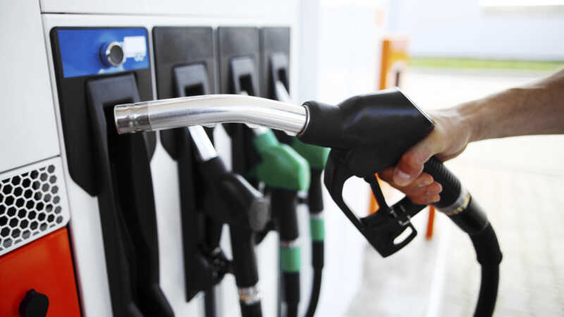 Combustibles: el Gobierno volvió a postergar el aumento en el impuesto y definió aumentos parciales desde enero Aumentos en combustibles: la inestabilidad de costos preocupa al sector