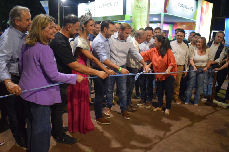 Noche de coronación en Ituzaingó: Juana Maha Sobech, nueva Reina del Surubí 4 imagen 104944 - 3
