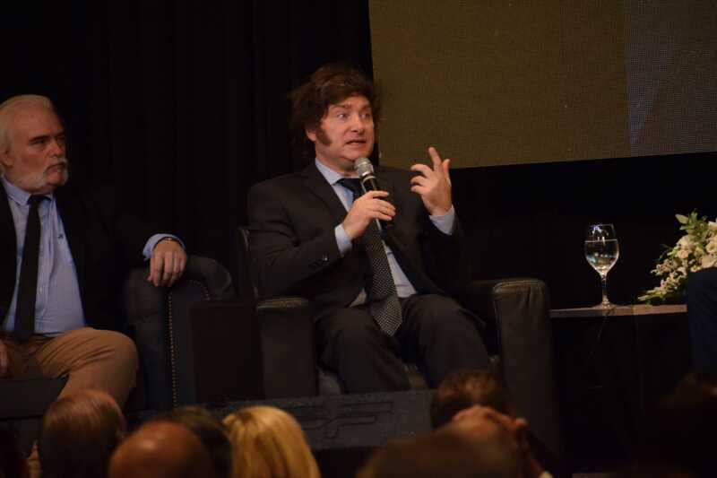Milei profundiza su alianza con los gobernadores del norte y este mes visitará Tucumán 1 javier milei