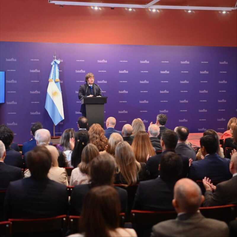 milei con diputados - 2