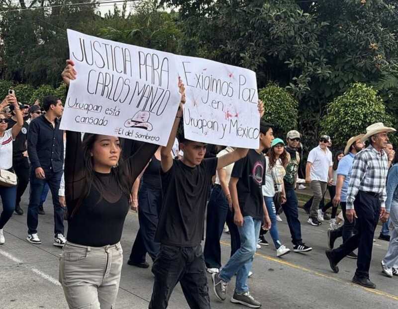 México arde: manifestantes tomaron el Palacio de Gobierno de Uruapan tras asesinato del alcalde protestas méxico