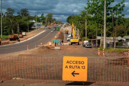 Tránsito interrumpido por obras en la avenida Quaranta: piden circular con precaución travesía posadas quaranta