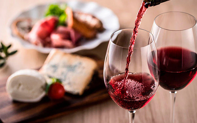 Vino moderado y dieta mediterránea reducen 33% la mortalidad