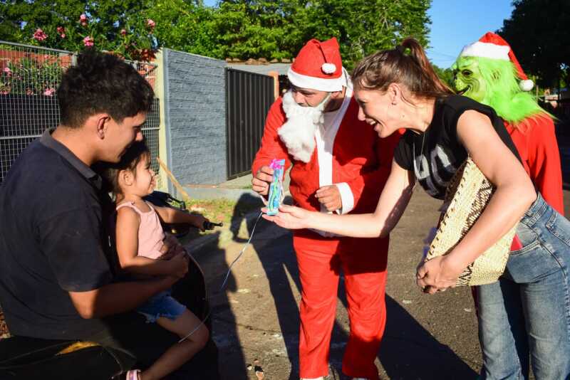 Posadas vive una agenda navideña con cine barrial y feria comercial 2 Navidad en Posadas: cine en los barrios y feria comercial