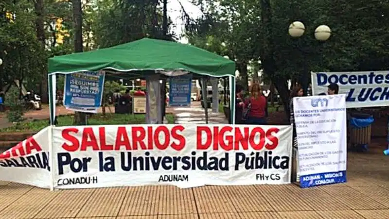 Universidades nacionales: paro y movilización por salarios y becas congeladas Docentes