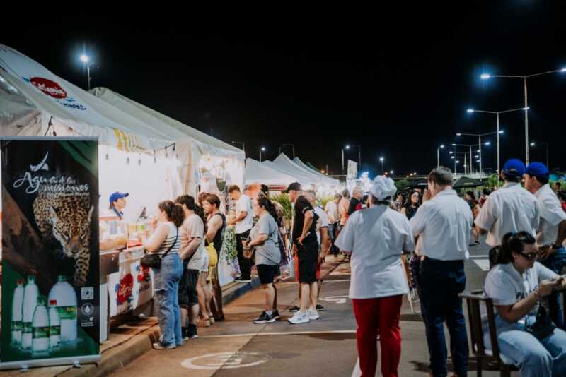 Chamamé, emoción y figuras internacionales marcaron el inicio del Festival del Litoral 4 Festival