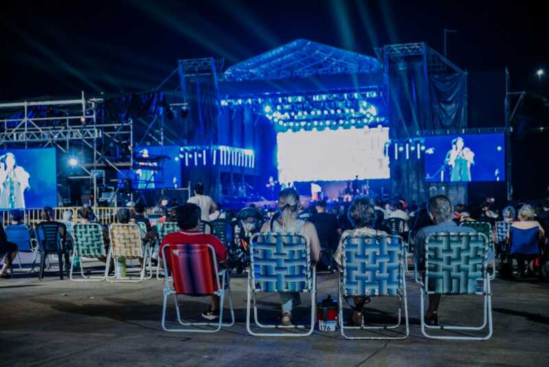 Chamamé, emoción y figuras internacionales marcaron el inicio del Festival del Litoral Festival