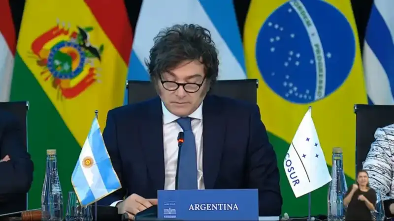 Entre cruces con Lula y sin acuerdo con la UE, Milei se presenta en la Cumbre del Mercosur 1 Milei