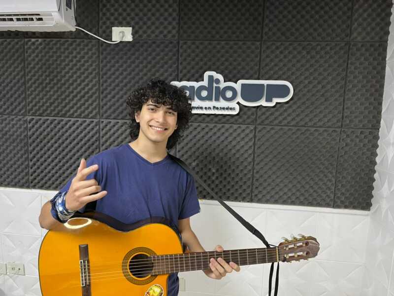 Martín Verón presentó “Tengo que fingir” y habló de su carrera: “Me encantaría algún día llenar estadios” Martín Verón en Radio Up