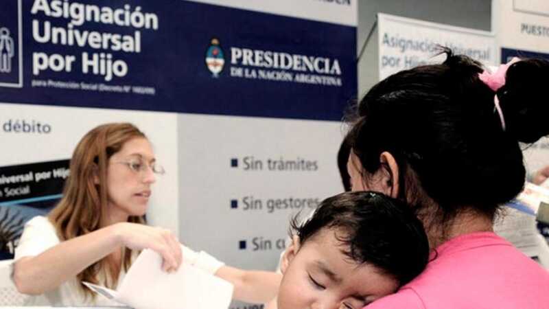 ANSES confirmó aumento del 2,85% en las Asignaciones Familiares desde febrero de 2026 1 La actualización de febrero impacta en el salario familiar, la AUH, la AUE y redefine los topes de ingresos para acceder a las prestaciones.
