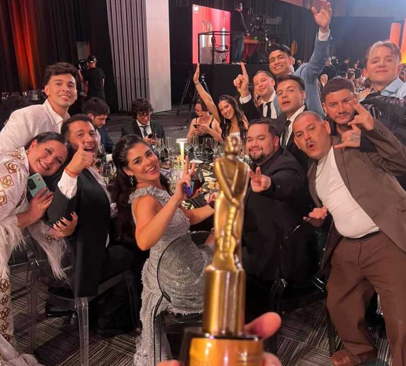 Polémica en los Martín Fierro de Streaming 2025: Dólar Blue defendió su premio y anunció una denuncia penal La estatuilla del Martín Fierro Federal quedó en el centro de la polémica luego de un premio compartido entre Misiones y Rosario.