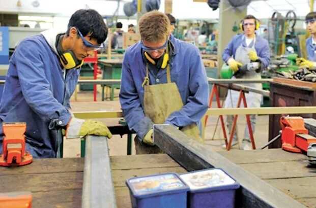 AMET Misiones confirma paro docente y advierte riesgo para 80 escuelas técnicas 2 El gremio docente anunció una medida de fuerza nacional y evalúa extenderla al 3 de marzo tras el impacto del Presupuesto 2026.