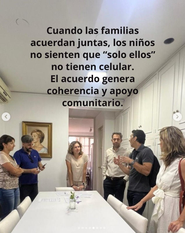 Familias de un 4° grado acordaron que menores no tengan celulares ni redes hasta entrar al secundario 3 espera digital uso de celulares hasta secundario