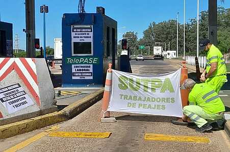 Demuelen cabinas del peaje Yeruá sobre la Ruta 14