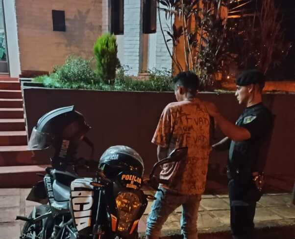 Cayeron “Gordo Rafa”, “Macuco” y otro joven con pedido de captura en Oberá 3 robos obera 3 e1765543635930 - 2