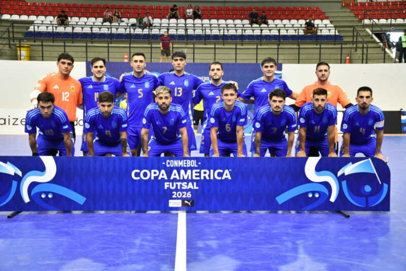 La Selección Argentina de Futsal debutó con una contundente victoria en la Copa América 2026, al imponerse por 4 a 1 frente a Perú en el marco del Grupo A, en un encuentro disputado en el estadio del Comité Olímpico de Paraguay (COP Arena).