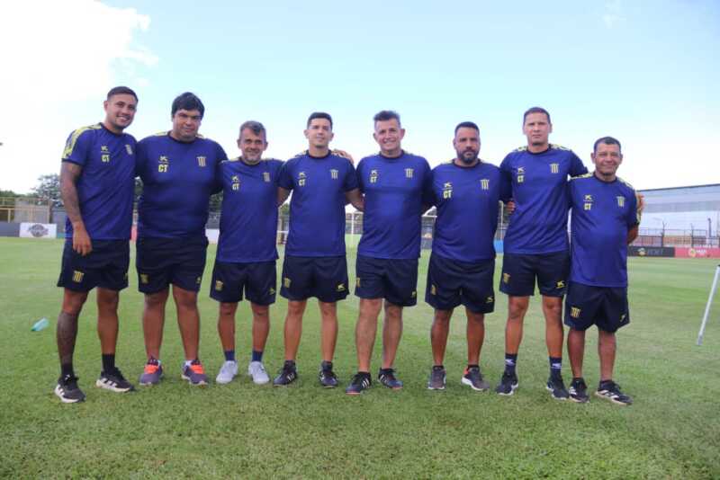 Federal A: Bartolomé Mitre busca un defensor de jerarquía Álvaro Klusener firmó con Bartolomé Mitre y jugará el Federal A 2026. El delantero misionero se suma como carta de gol del Auriazul, que ya conoce su zona en el torneo.