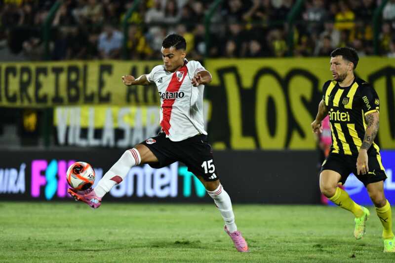 River le ganó por penales a Peñarol y cerró su gira en Uruguay G 6fkcdXsAAw Bl - 1
