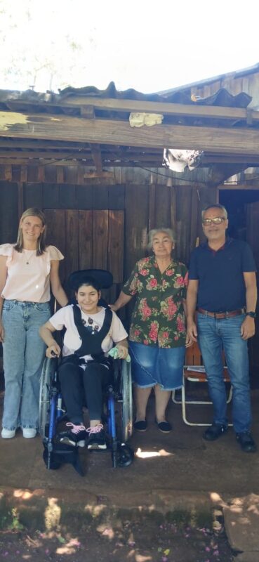 Pacientes de San Pedro y Santa Ana recibieron sillas posturales a través del programa Incluir Salud.