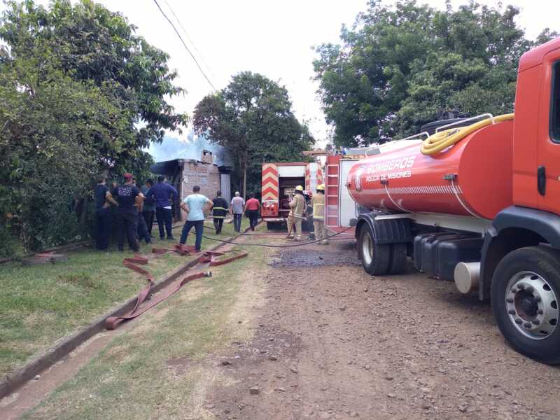 Incendio en el barrio Miguel de Güemes de Posadas 2 Posadas