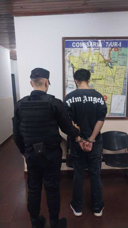 Posadas: detuvieron a seis delincuentes en pleno ilícito 7 WhatsApp Image 2026 01 09 at 11.32.44 1 - 6