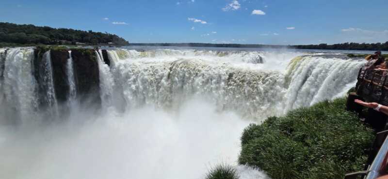 Fin de semana largo con alto impacto económico: Iguazú entre los principales destinos