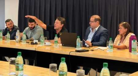 Castro pidió a libertarios ir a la mesa yerbatera y advirtió que el libre mercado “está destruyendo al pequeño productor” castro
