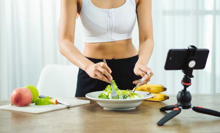 Especialista alerta sobre los riesgos de seguir dietas extremas promocionadas en redes sociales 2 dietas redes sociales - 1