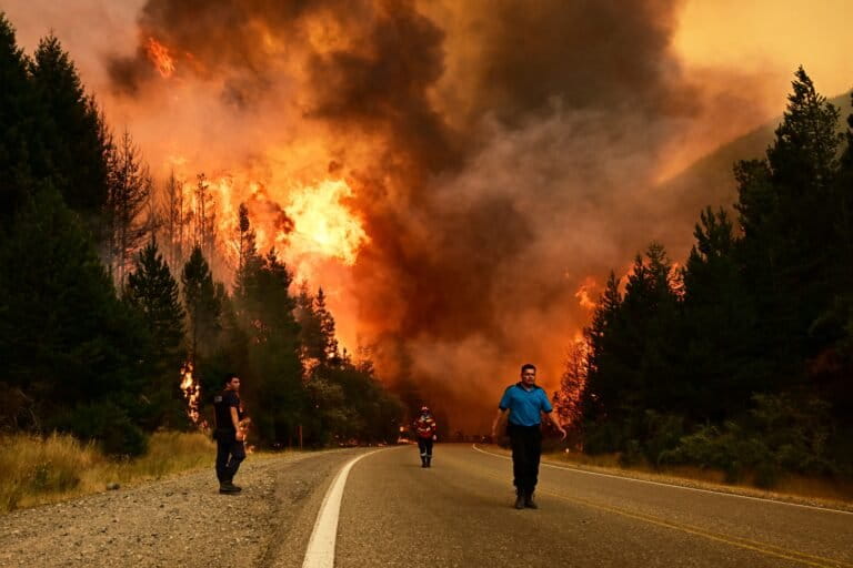 El Gobierno declarará la Emergencia Ígnea por DNU en cuatro provincias patagónicas 3 Emergencia Ígnea: el Gobierno la declarará por DNU en cuatro provincias