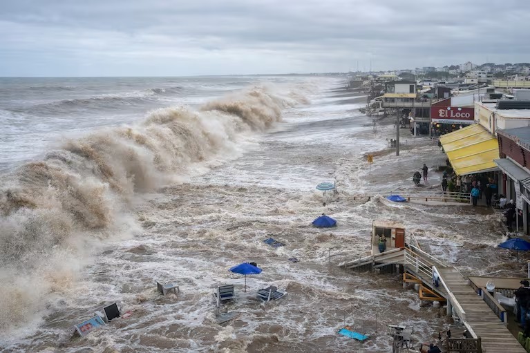 "Meteotsunami" afectó varias zonas de la Costa Atlántica: qué dicen especialistas del fenómeno 2 meteotsunami
