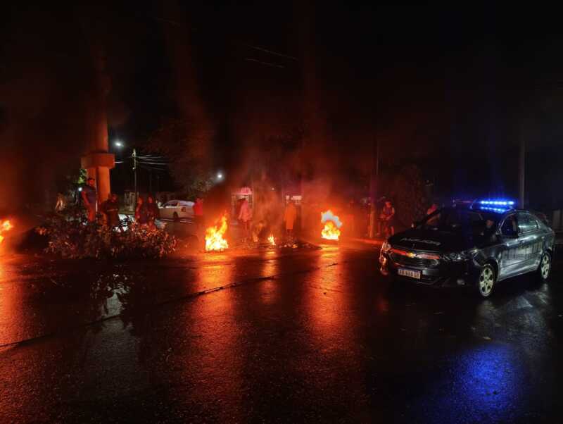 El Mártires se desbordó tras la tormenta y vecinos de la Chacra 146 cortan avenidas en reclamo de obras protesta chacra 146 posadas