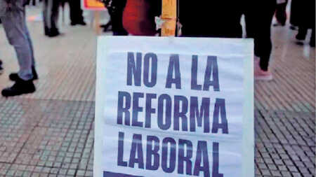 “La reforma laboral es una mierda”: Amicone de UTICRA rechazó el plan de Milei reforma laboral 1 - 1