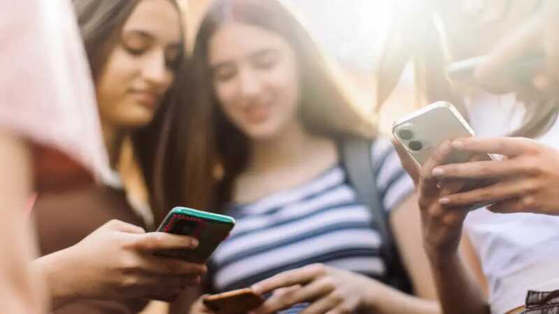 Suecia planea prohibir los celulares en las escuelas primaria y secundaria 2 celulares suecia