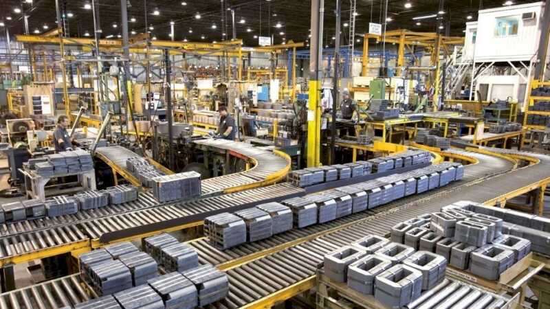 La producción industrial cayó 4,4% interanual en enero, pero mostró rebote mensual 2 producción