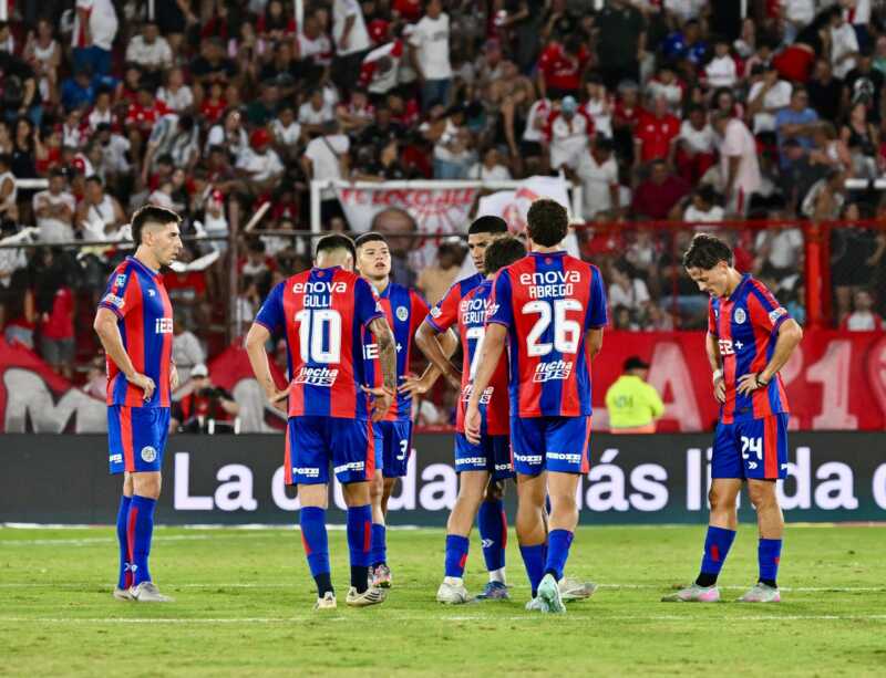 Torneo Apertura: Triunfo de Huracán en el clásico y hoy cierra la fecha 4 Sarmiento, Independiente y Huracán ganaron en la jornada del sábado por la fecha 4 del Torneo Apertura. hoy lunes 9 de febrero cierra la fecha 4.